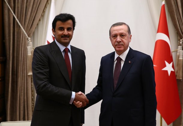 Erdogan e Emiro Tamim bin Hamad al-Thani